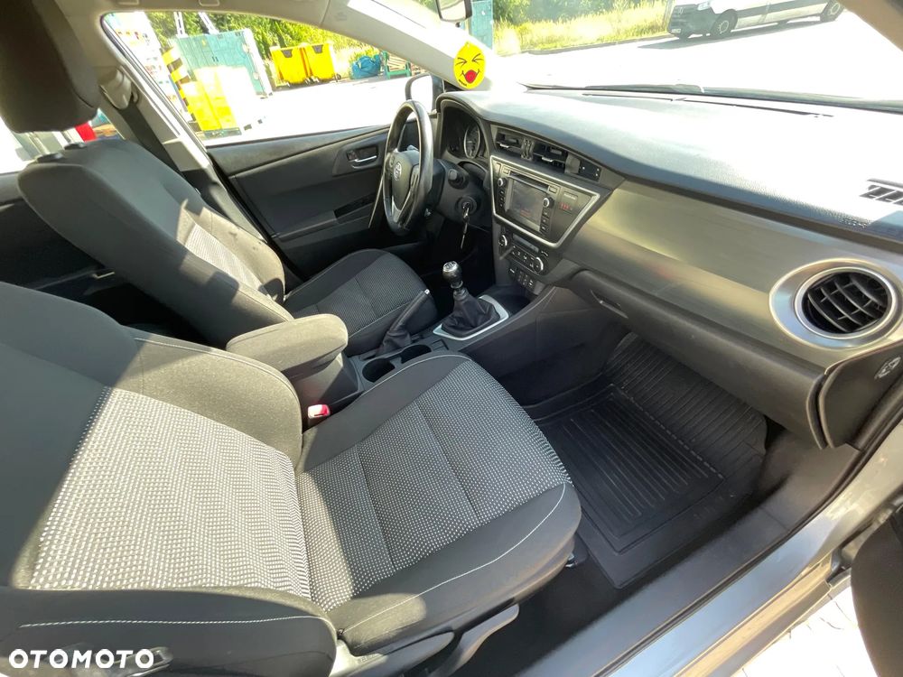 Toyota Auris 1.6 Valvematic Executive - 14