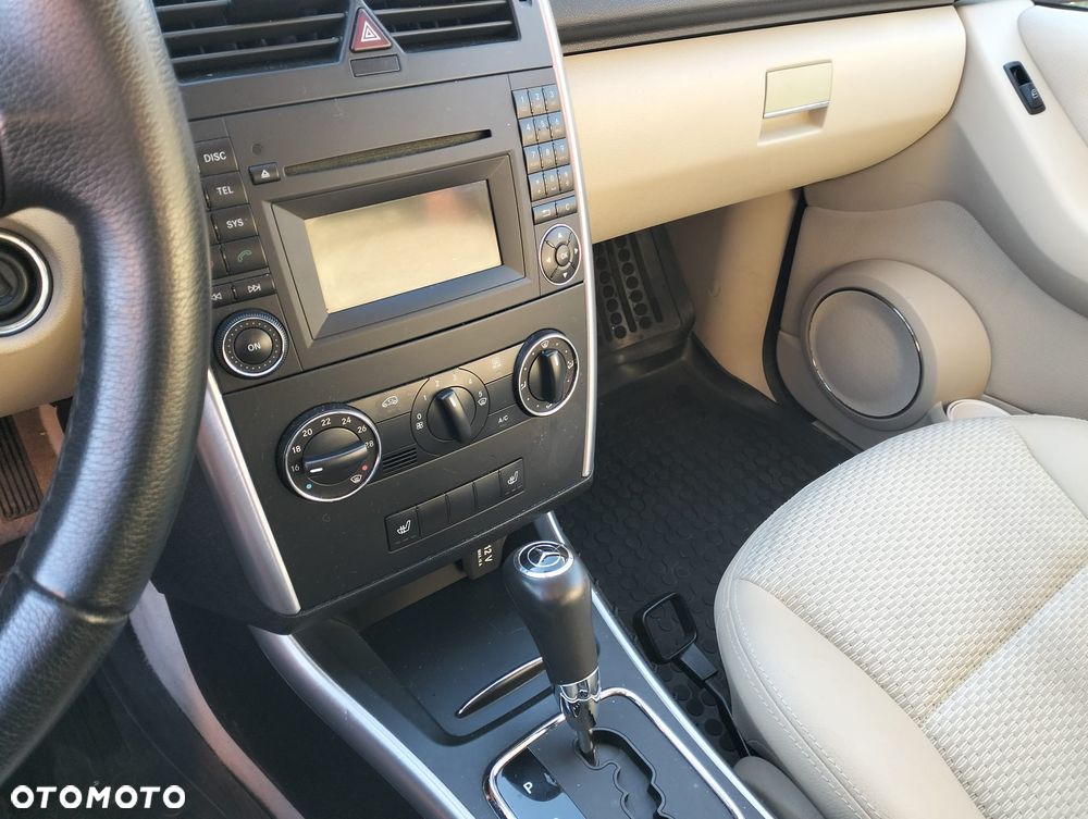 Mercedes-Benz Klasa A 180 CDI Autotronic Avantgarde DPF Special Edition - 6