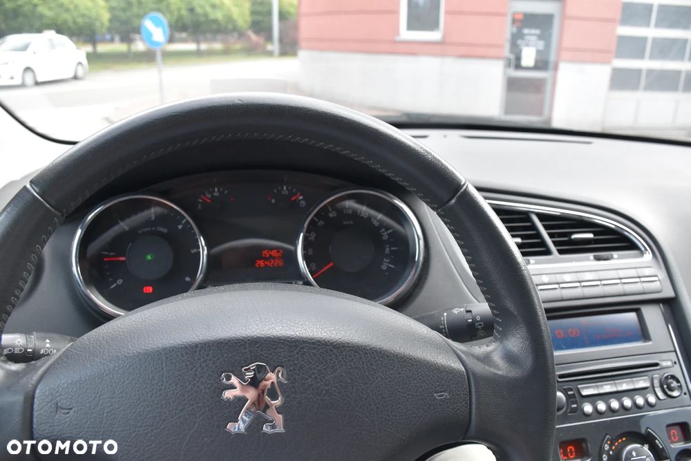 Peugeot 5008 HDI FAP 150 Family Plus - 12