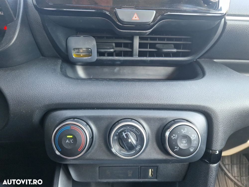 Toyota Yaris 1.5 L CVT Active - 17