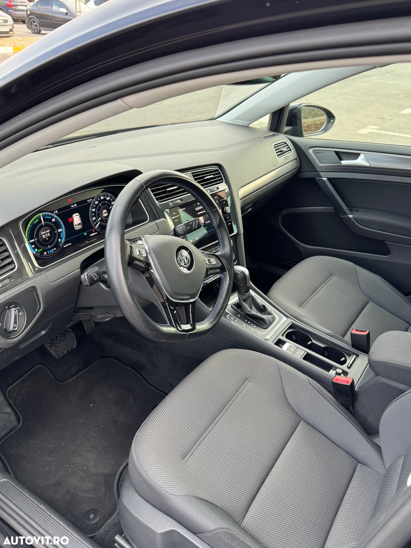 Volkswagen Golf e-Golf - 19