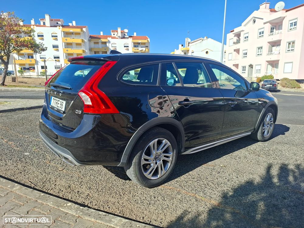 Volvo V60 Cross Country - 11