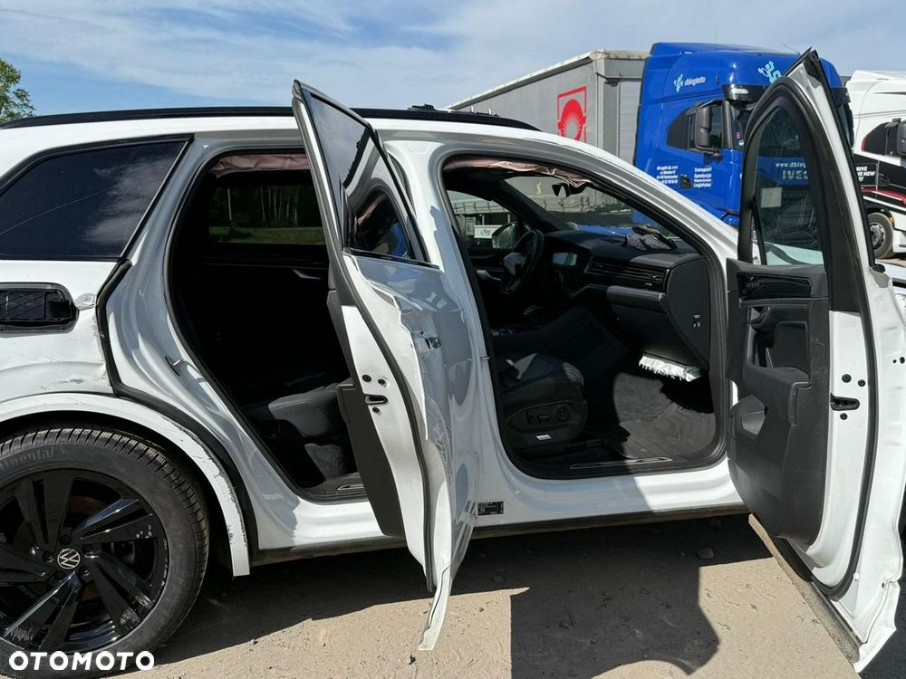Volkswagen Touareg 3.0 V6 TDI SCR 4Motion Automatik R-Line - 4