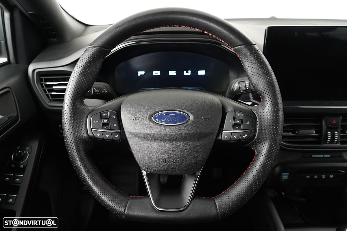 Ford Focus 1.0 EcoBoost MHEV ST-Line X - 15