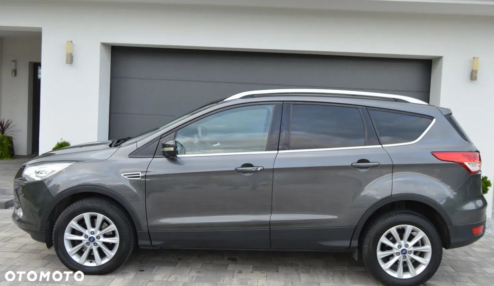 Ford Kuga 2.0 TDCi 2x4 Titanium - 6