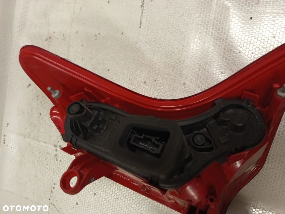 + LAMPA PRAWA TYŁ TYLNA PEUGEOT 3008 - 8