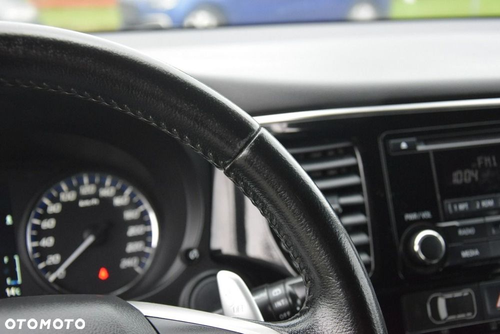 Mitsubishi Outlander 2.0 4WD Invite - 34