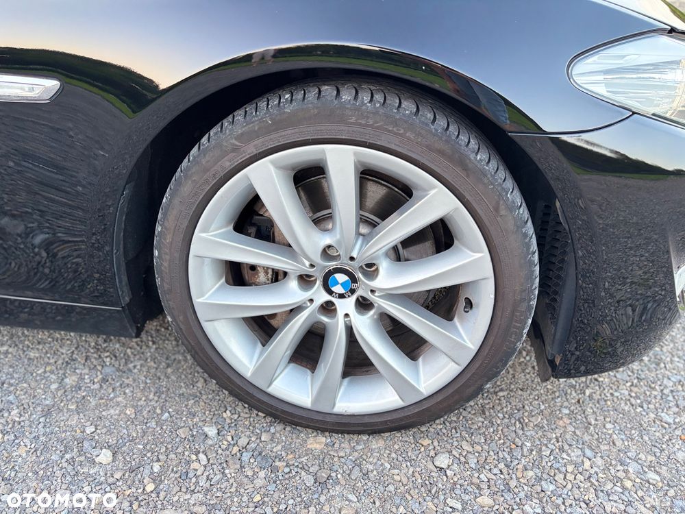 BMW Seria 5 528i - 15