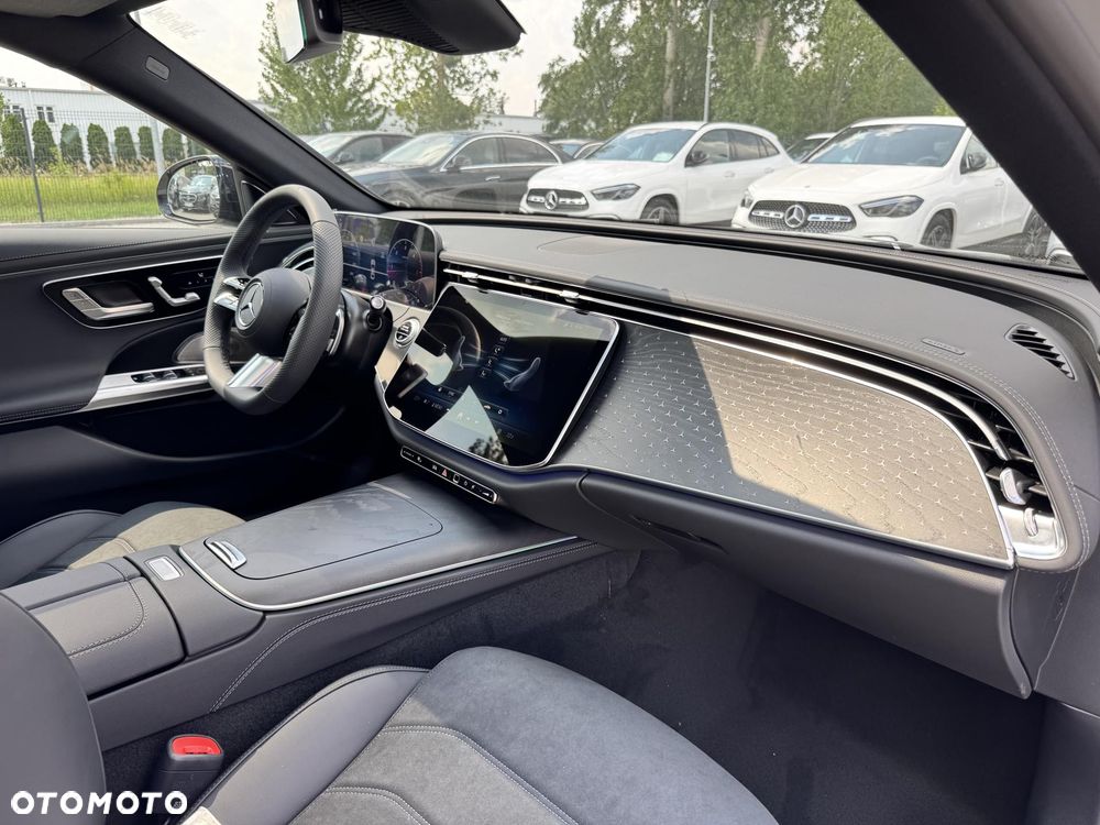 Mercedes-Benz Klasa E 220 d mHEV 4-Matic AMG 9G-Tronic - 17