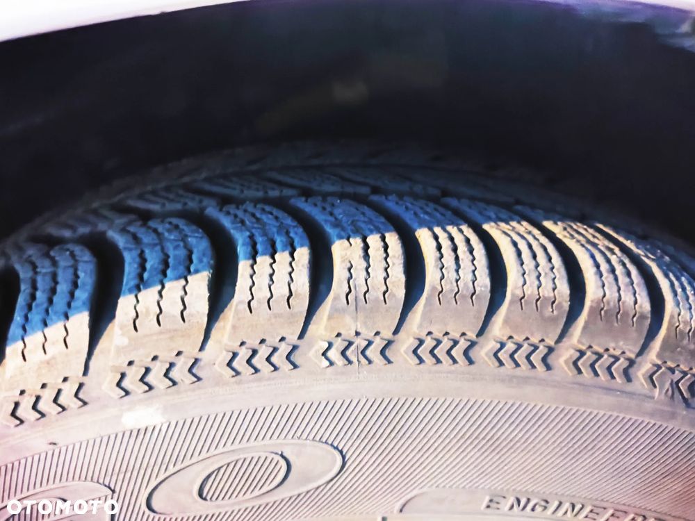 Toyota Auris Hybrid 135 Premium - 2