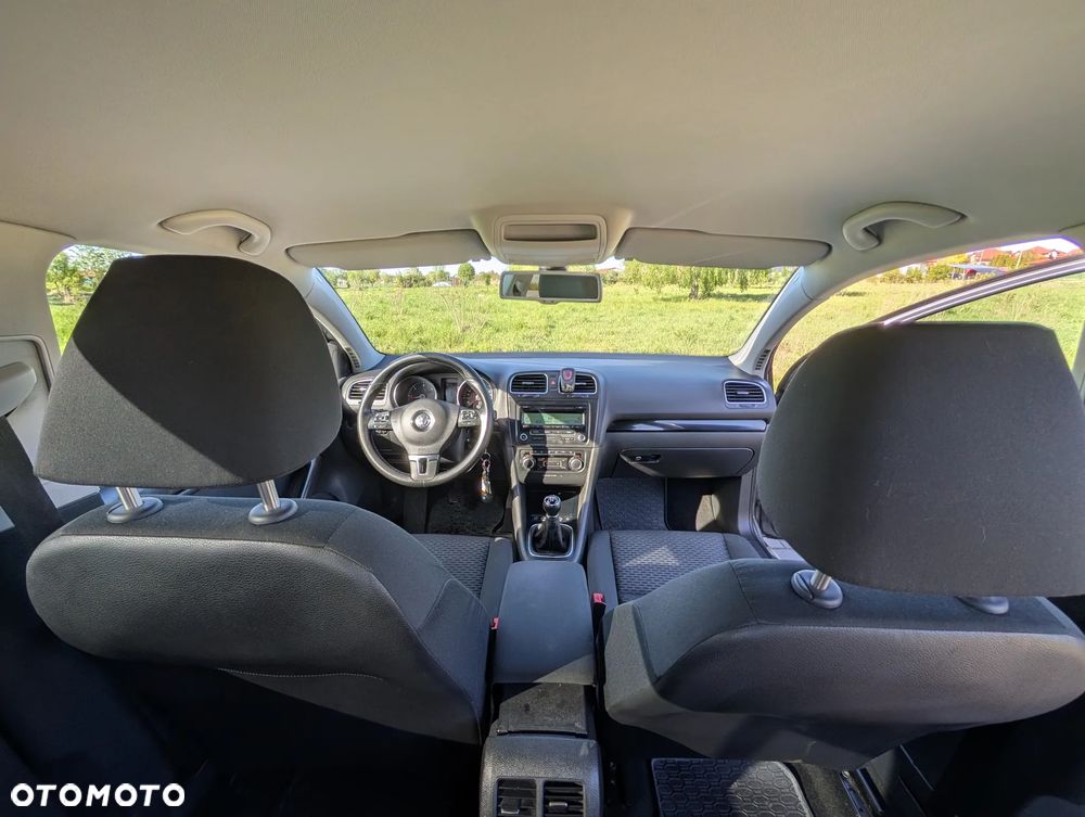 Volkswagen Golf - 6
