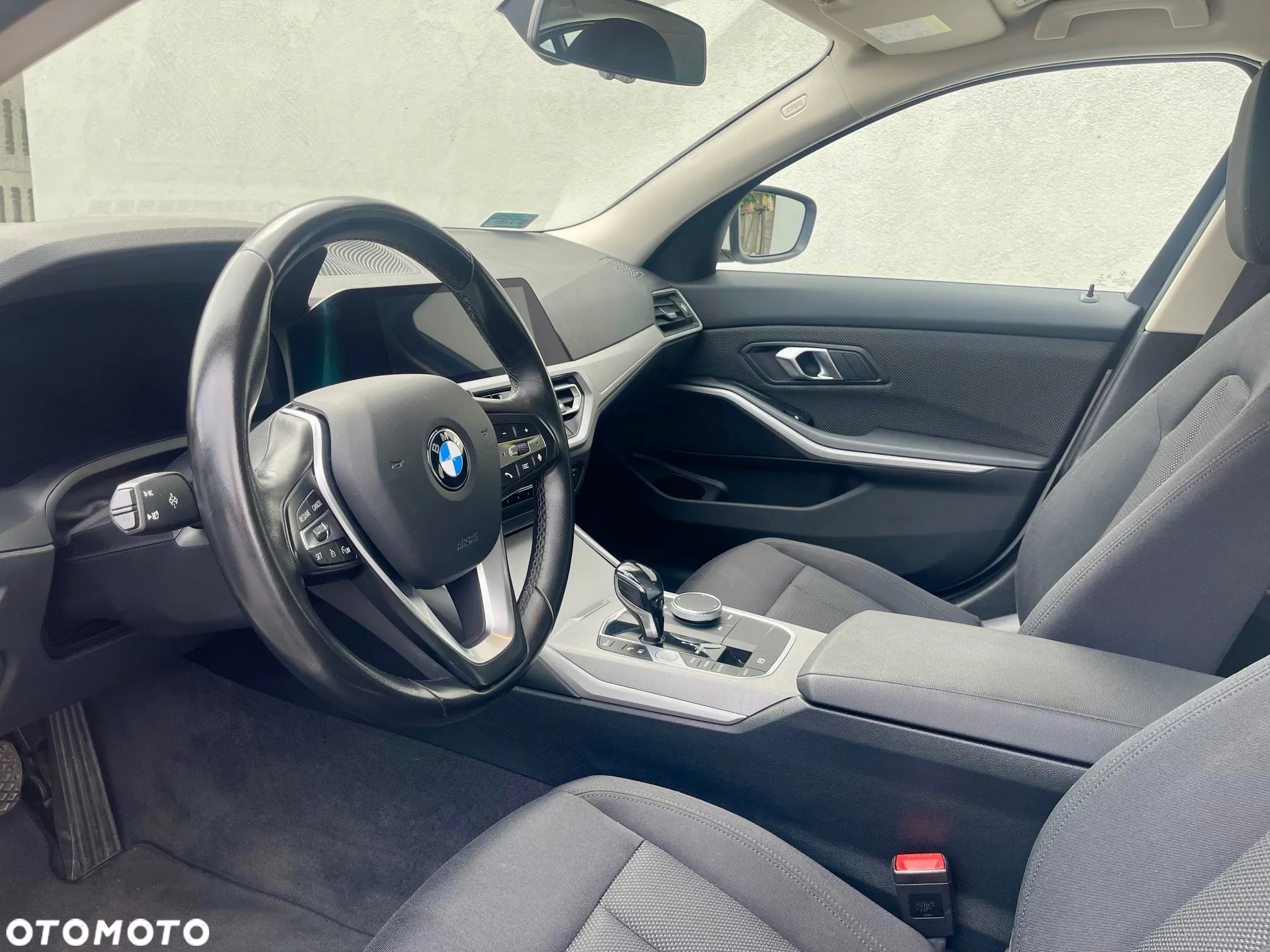 BMW Seria 3 330e xDrive - 11