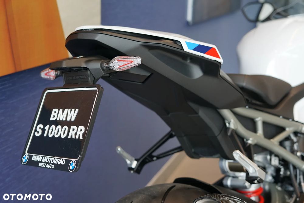 BMW S - 19
