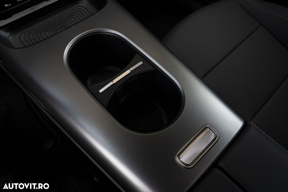 Mercedes-Benz GLB - 21