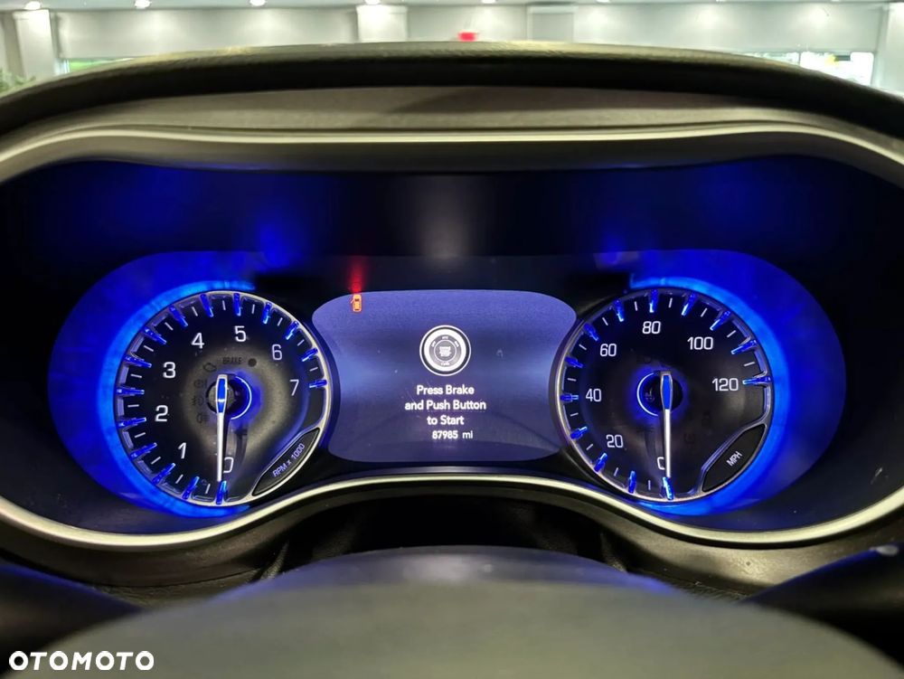 Chrysler Pacifica - 32