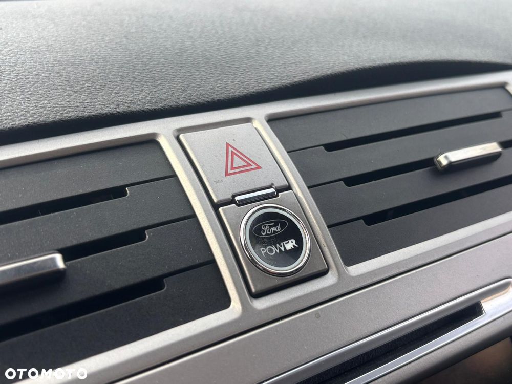 Ford Kuga 2.0 TDCi Individual - 16