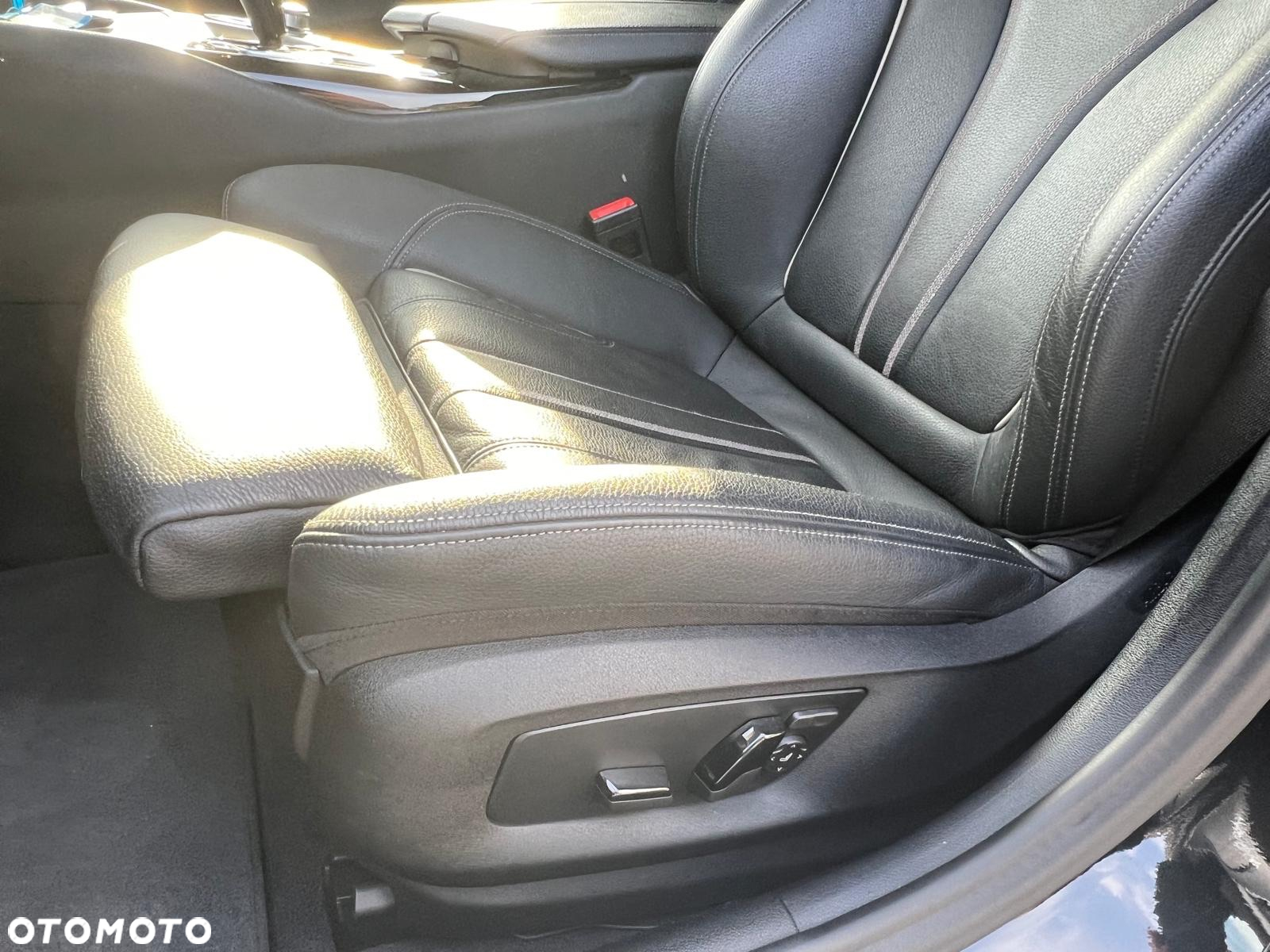 BMW Seria 5 520d Touring - 16