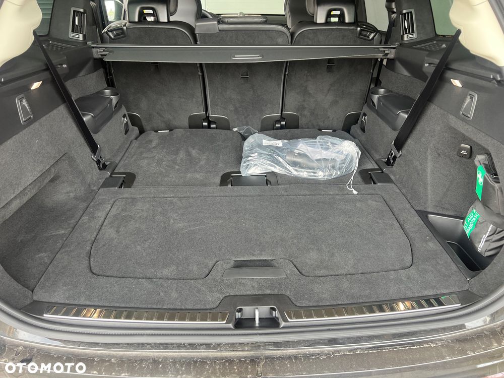 Volvo XC 90 T8 AWD Plug-In Hybrid Ultra Bright 7os - 35