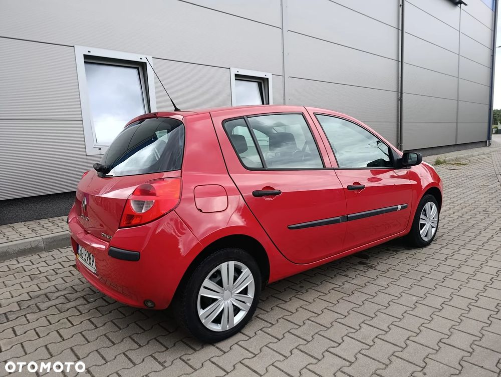 Renault Clio - 18