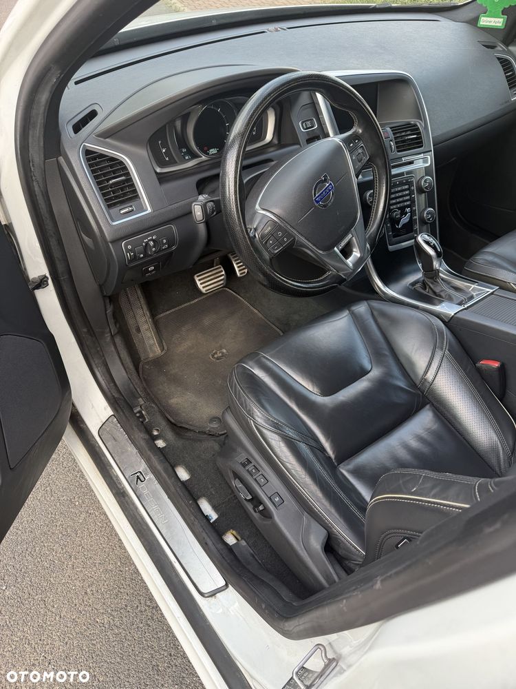 Volvo XC 60 D5 AWD RDesign - 6