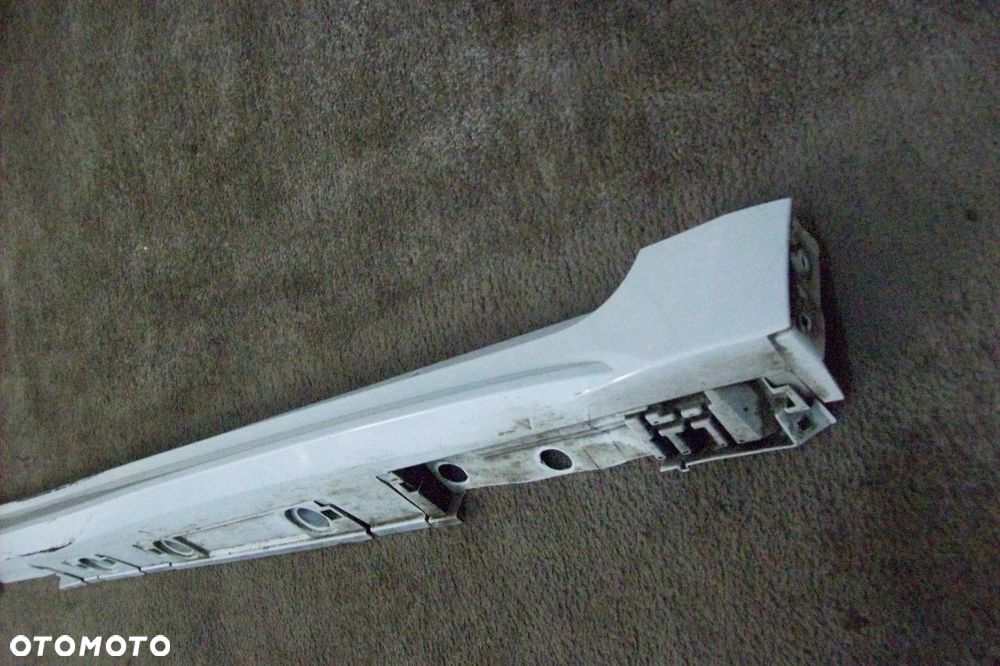 LISTWA PROGOWA PRAWA TOYOTA COROLLA E-21/HB - 5