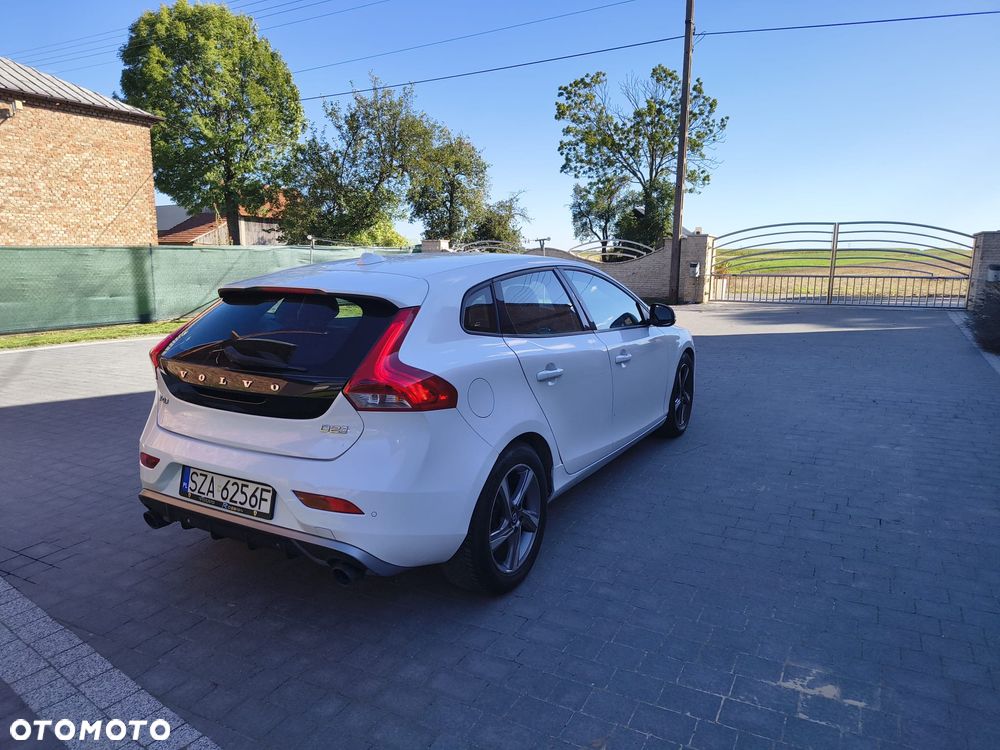 Volvo V40 D2 Drive-E R-Design Momentum - 5
