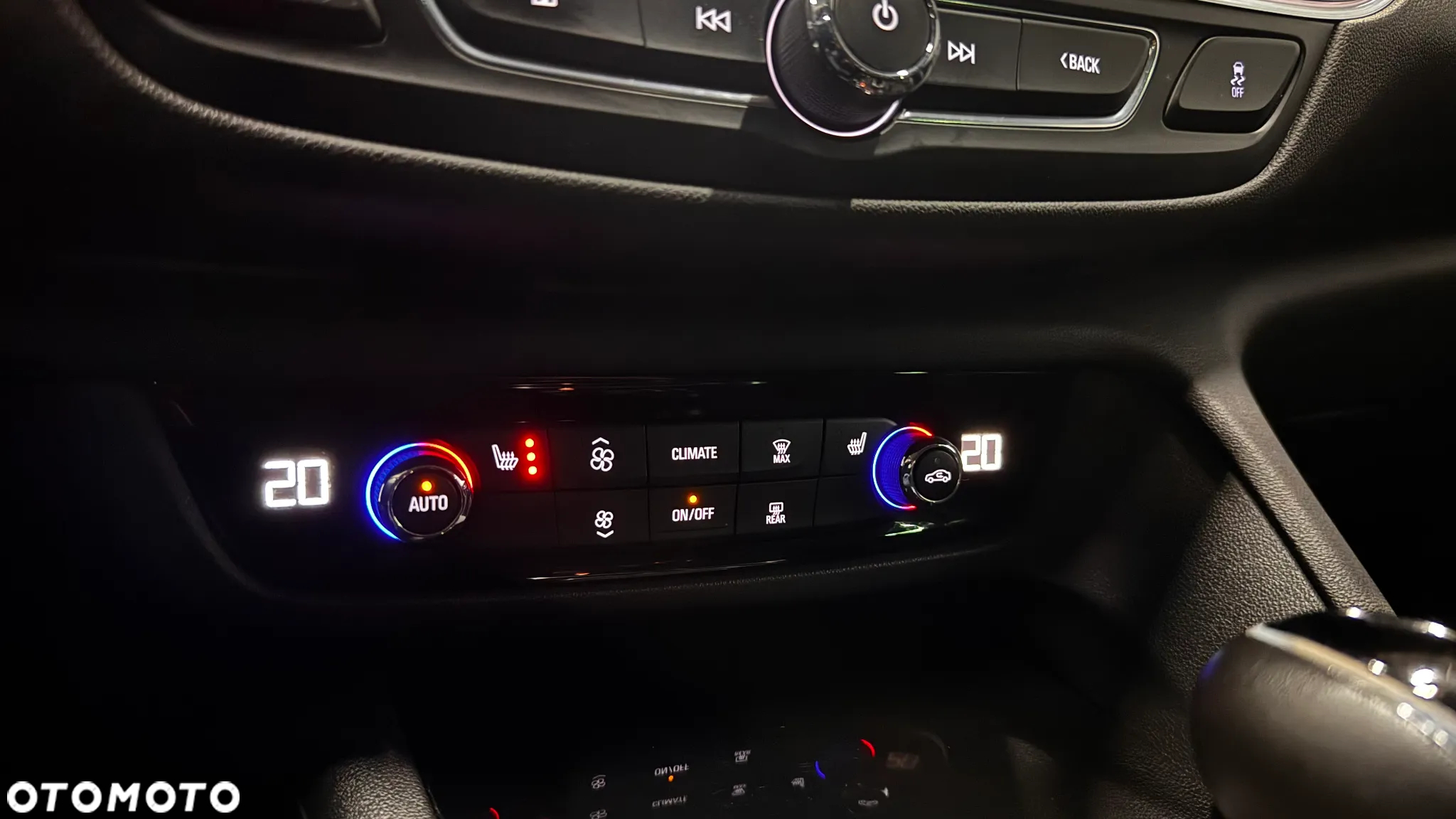 Opel Insignia - 19