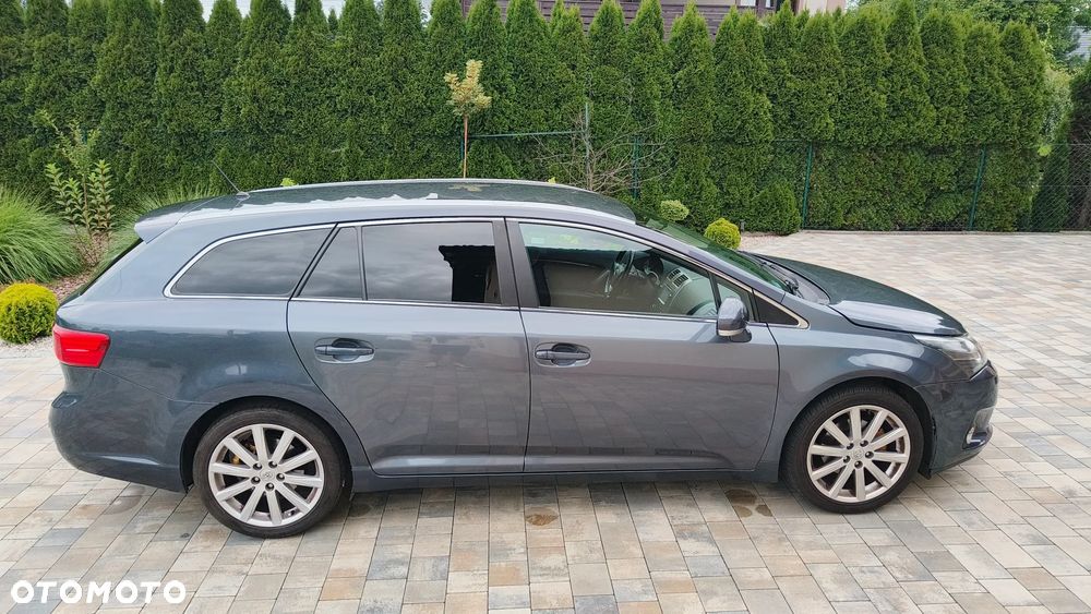 Toyota Avensis 2.0 D-4D Premium - 5