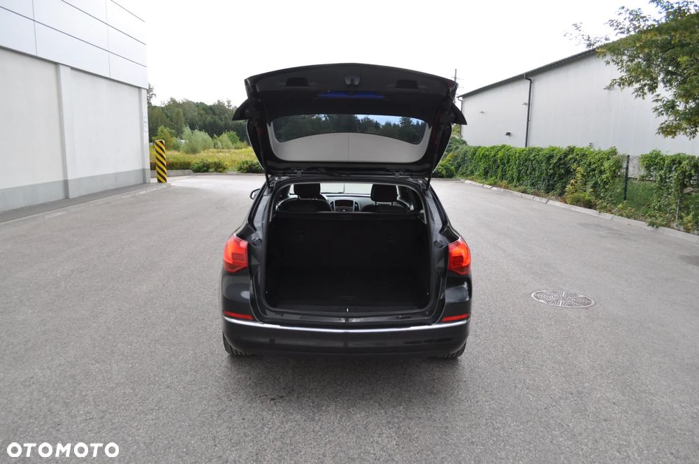 Opel Astra 1.4 Turbo Exklusiv - 35