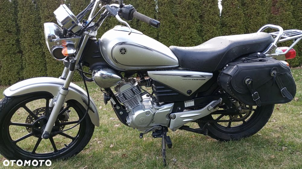 Yamaha YBR - 9