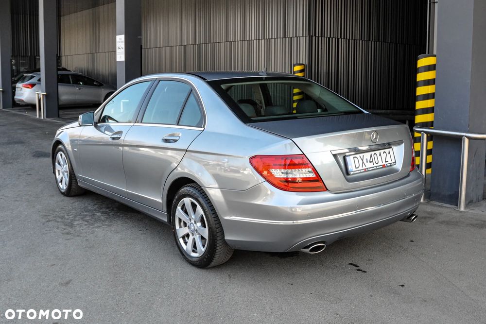 Mercedes-Benz Klasa C 350 BlueEff 4-Matic Elegance - 3