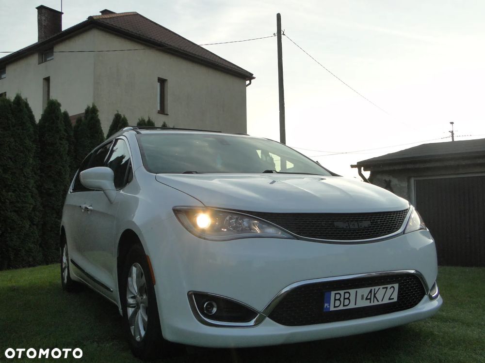 Chrysler Pacifica - 9