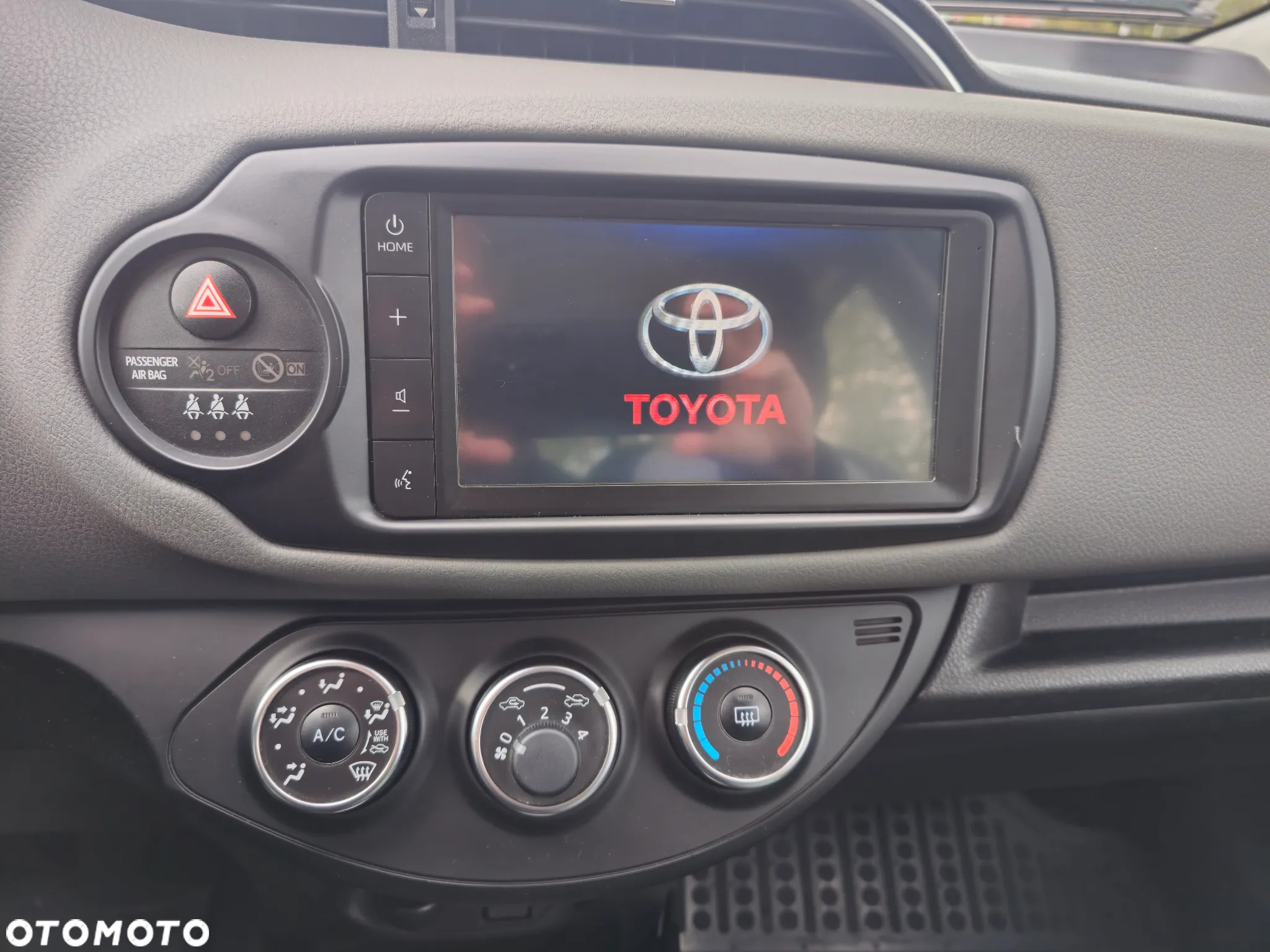Toyota Yaris 1.5 Premium - 17