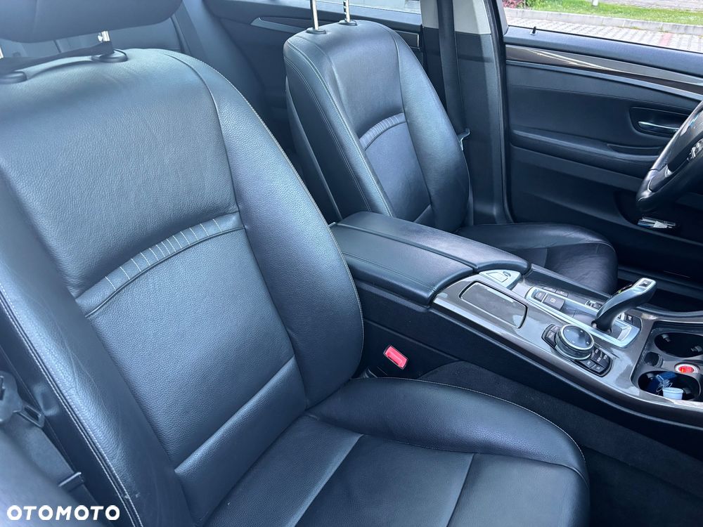 BMW Seria 5 520d xDrive Luxury Line - 23