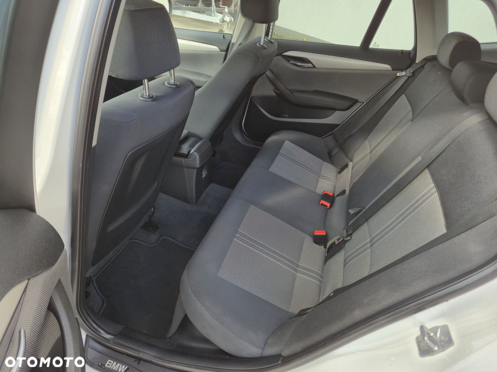 BMW X1 sDrive18i Sport Line - 10