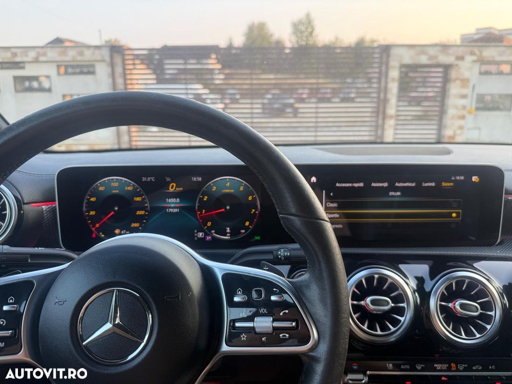Mercedes-Benz CLA 180 7G-DCT Progressive - 20