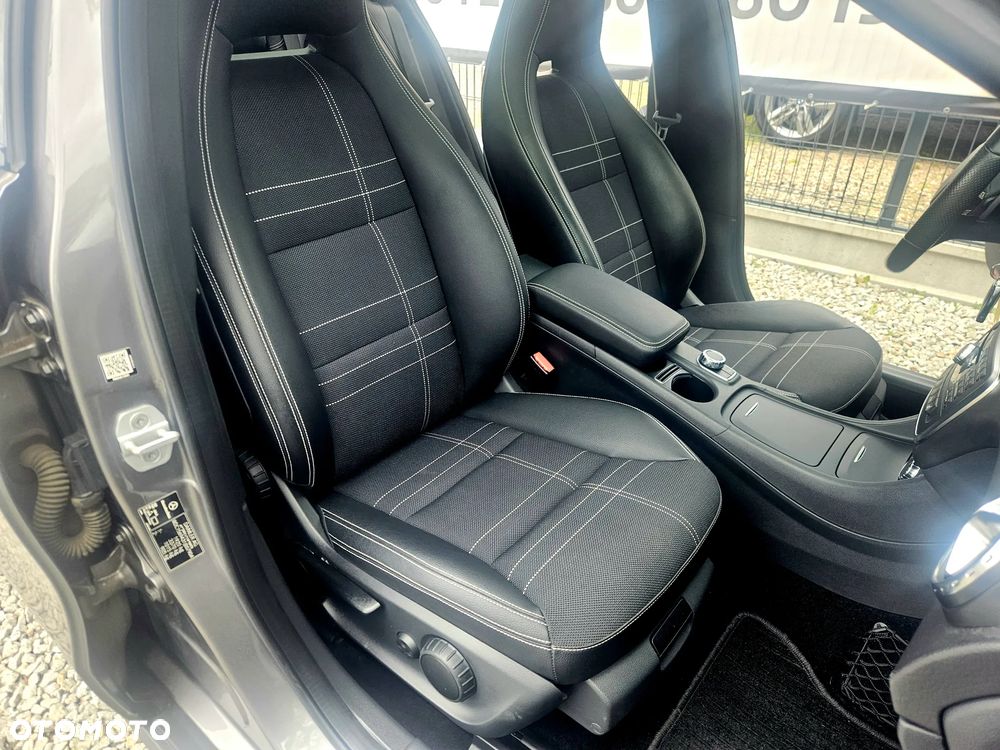 Mercedes-Benz GLA - 24