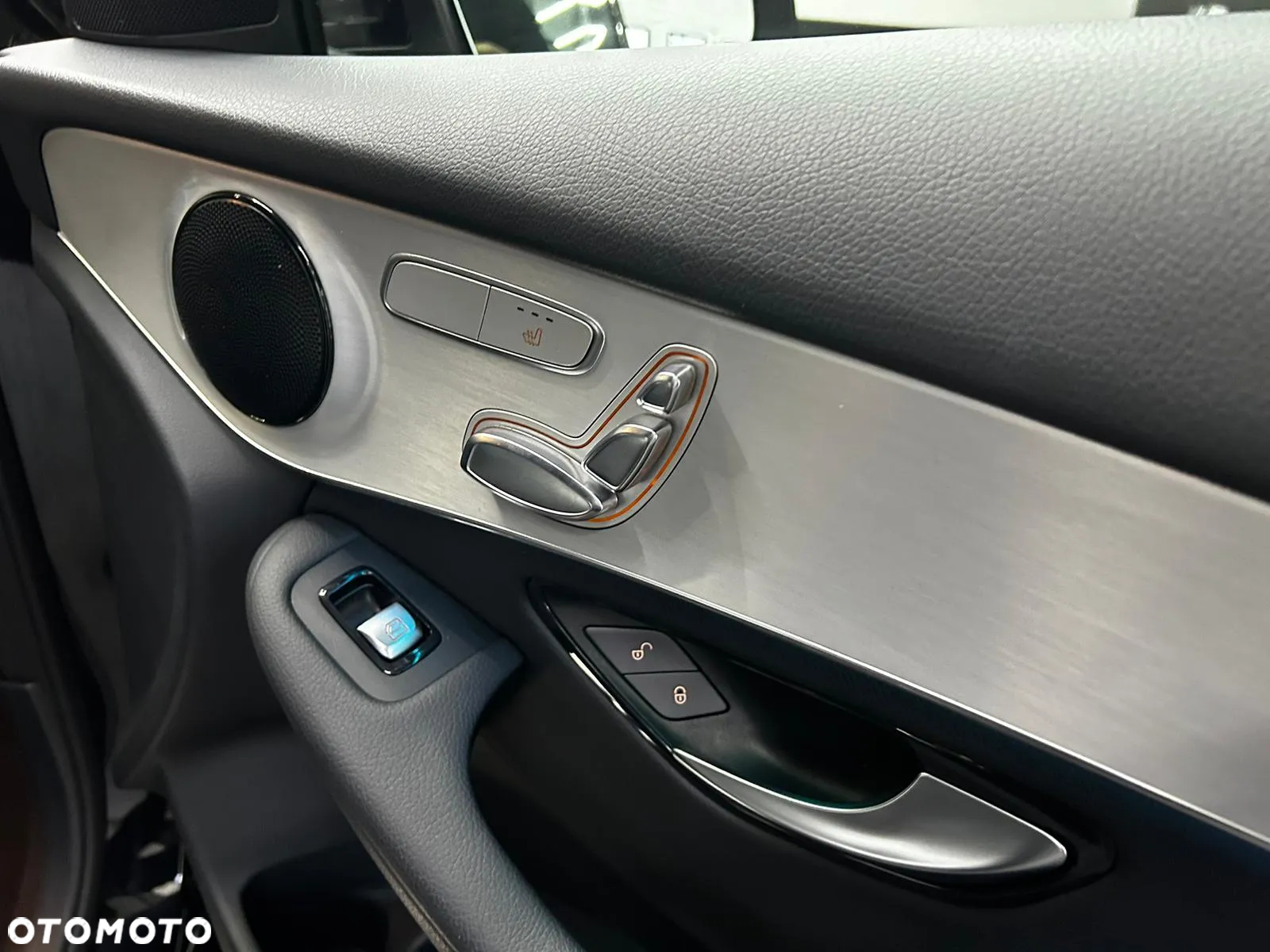 Mercedes-Benz GLC - 25