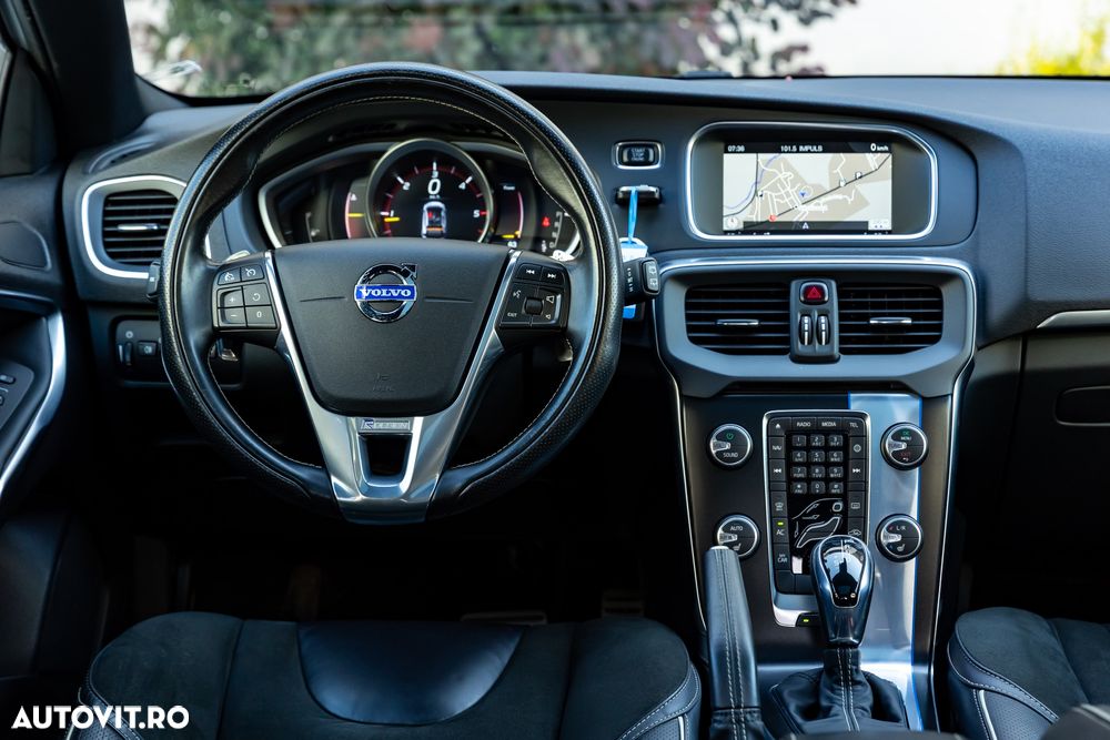 Volvo V40 D4 VEA Aut. R-Design - 15