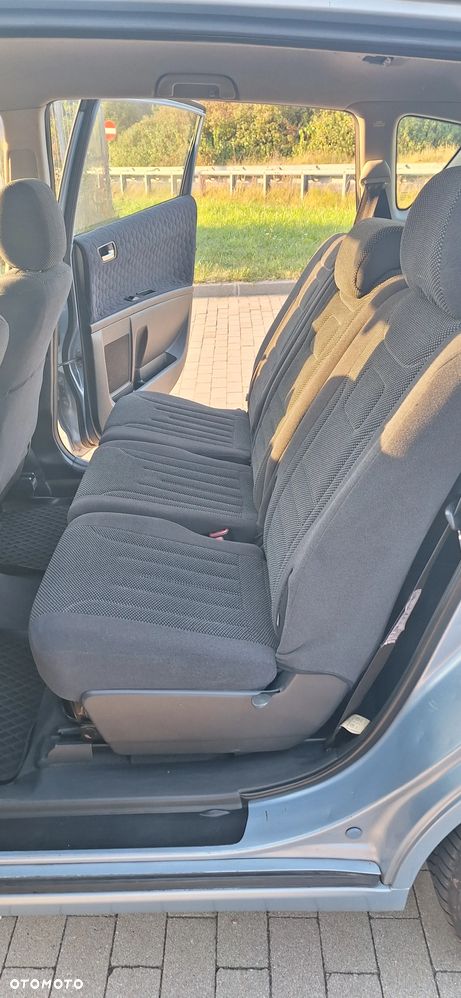 Toyota Corolla Verso 1.8 Sol 7os - 9