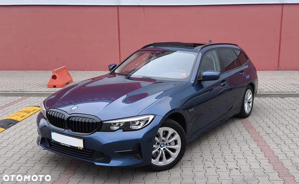 BMW Seria 3 330e Luxury Line - 23