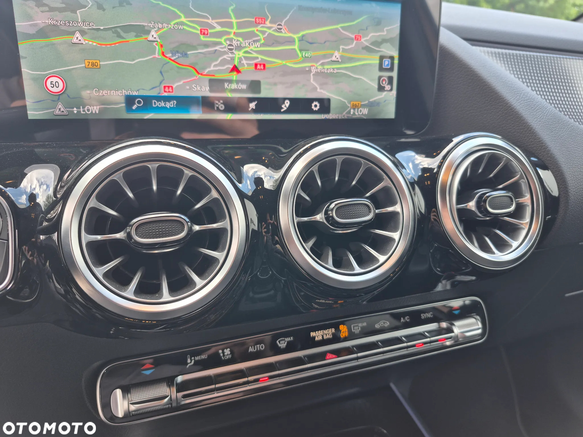 Mercedes-Benz GLA 200 4-Matic Progressive - 23
