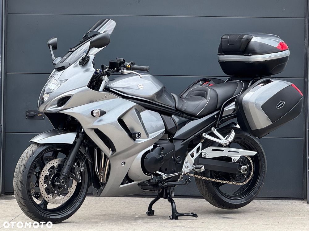 Suzuki GSX - 21