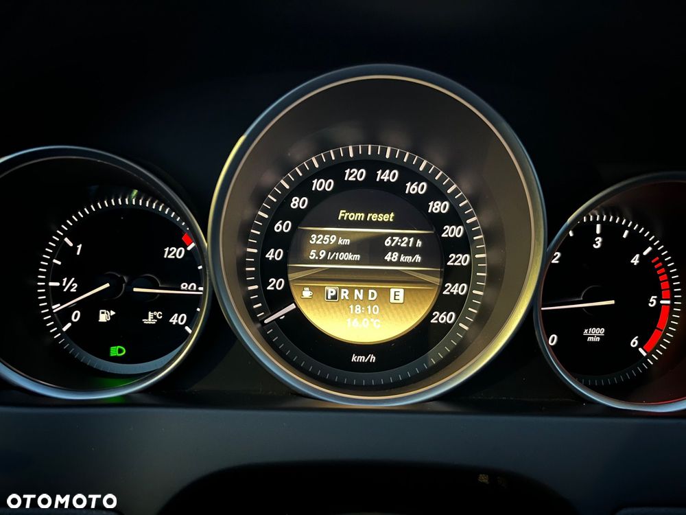 Mercedes-Benz Klasa C 220 CDI 7G-TRONIC Edition - 33