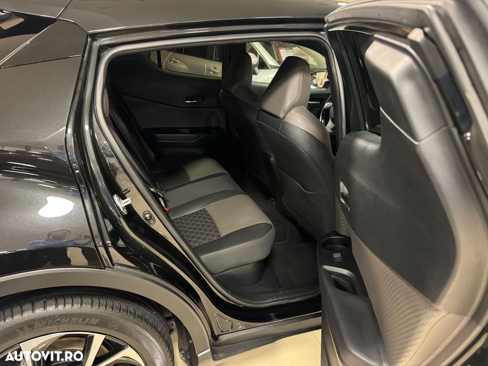 Toyota C-HR Hybrid Business-Edition - 28