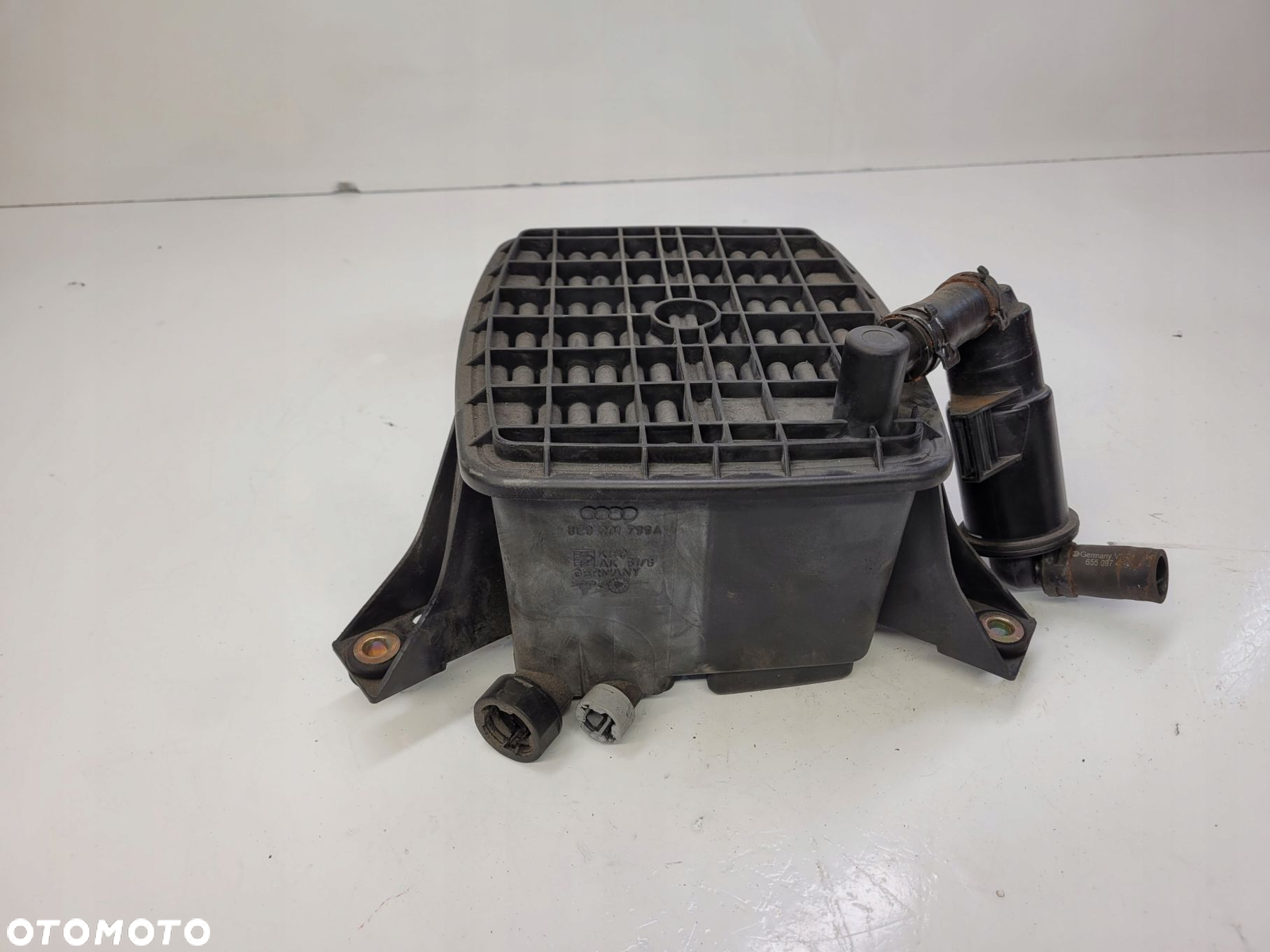 FILTR WĘGLOWY AUDI A4 B7 A6 C6 2.0 TFSI 8E0201799A - 2