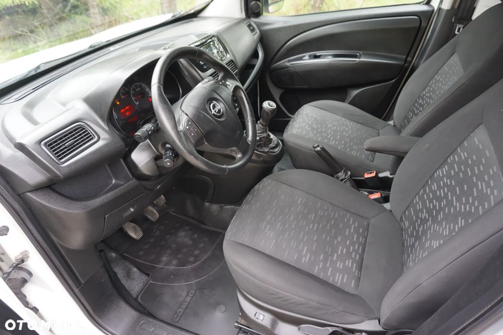 Opel COMBO - 12