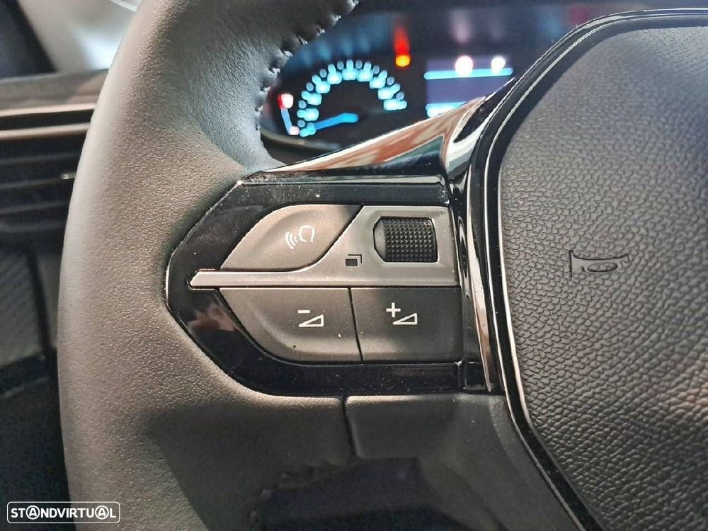 Peugeot e-208 50 kWh Style — fotografia 16