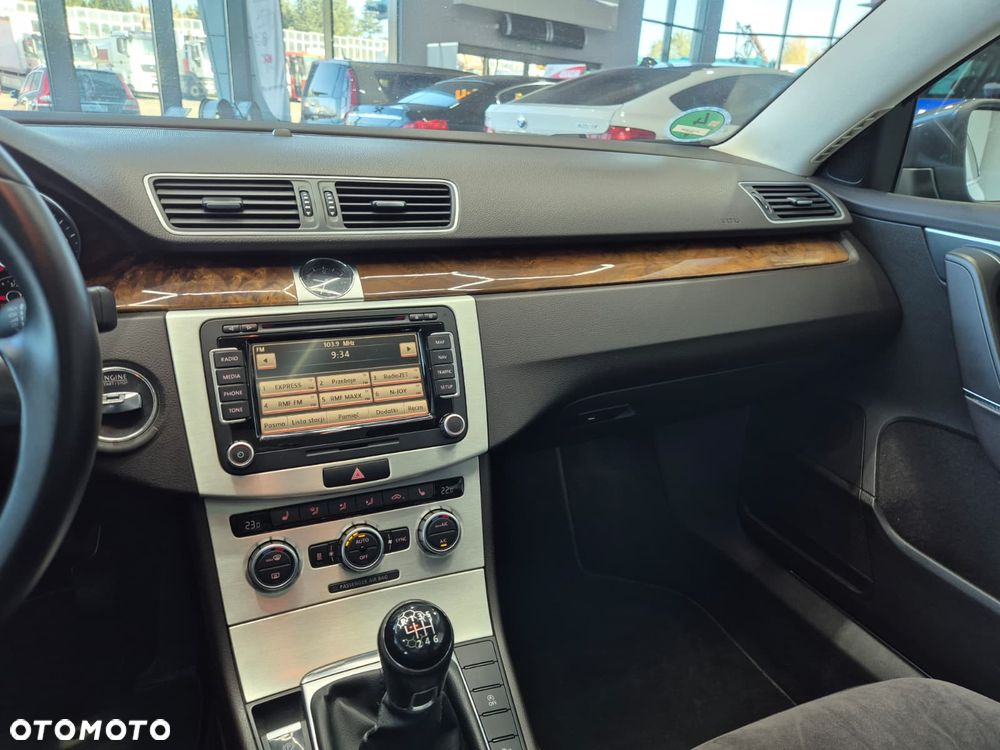 Volkswagen Passat 2.0 TDI BlueMotion Technology Highline - 20