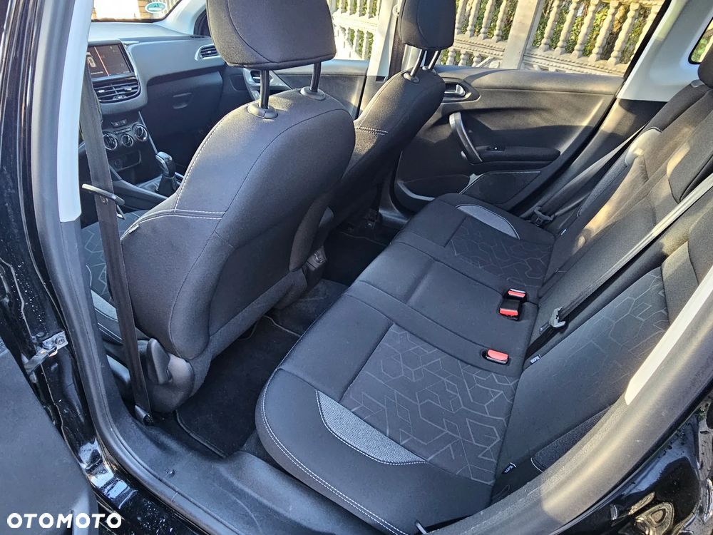 Peugeot 2008 1.6 BlueHDi Style - 17